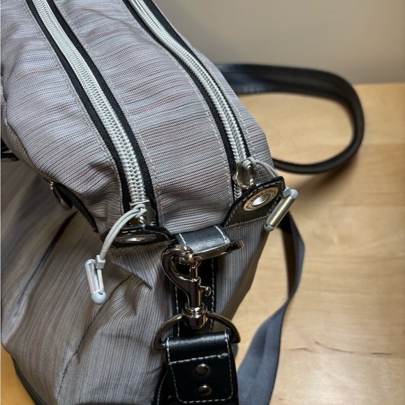 Eagle Creek Emerson Carryall Bag - Picture 7 of 10